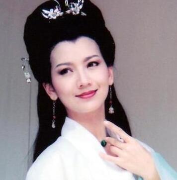 赵雅芝演白娘子时多大年纪 年轻时最美图片令人惊叹