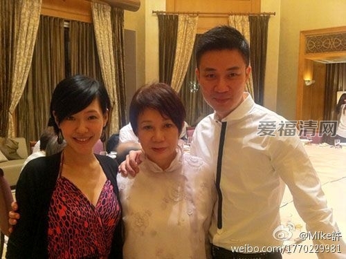 小S老公许雅钧相关资料曝光 小S晒与婆婆合影