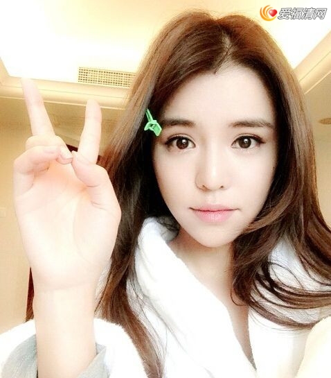 柯震东公开与 李毓芬 新恋情  李毓芬个人资料 整