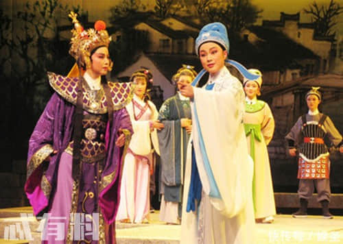 抖音唱黄梅戏《女驸马》小姐姐叫什么名字?郝