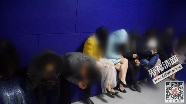 江西扫黄现场22人正实施卖淫嫖娼被抓 失足女