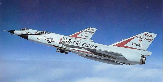 飞行员完全是摆设：F-106可由地面系统直接操控