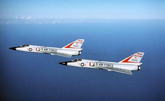 飞行员完全是摆设：F-106可由地面系统直接操控