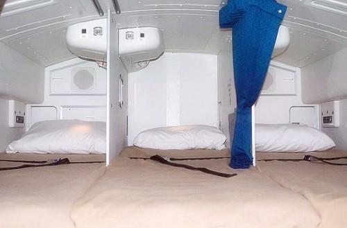 实拍空姐的“天空闺房”：禁止参观的“空中生活室”