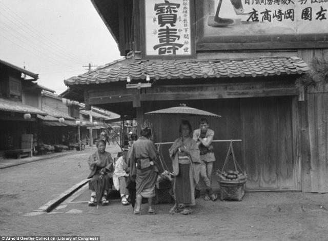 日本二战前夕照片：看上去民风淳朴，毫无发动战争的迹象