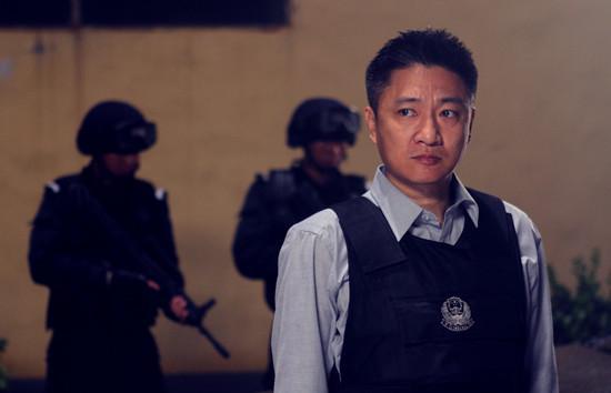 他曾被范爷倒追，母亲是著名影星，反呛记者多关注作品