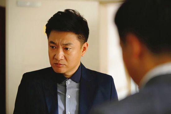 他曾被范爷倒追，母亲是著名影星，反呛记者多关注作品