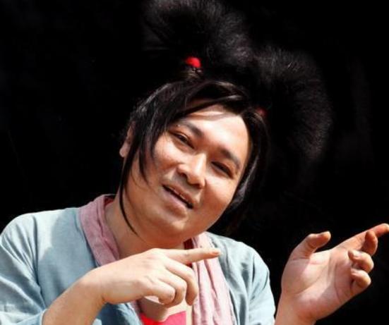 他是乐坛才子，却甘为绿叶当搞笑谐星