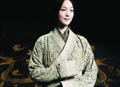 她碾压迪丽热巴当选虞姬，出演《芈月传》饰魏美人倾国倾城却不红