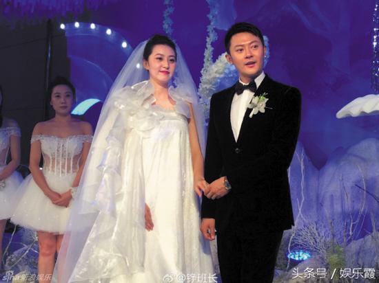 四小生之一 印小天和他的妻子结婚照曝光