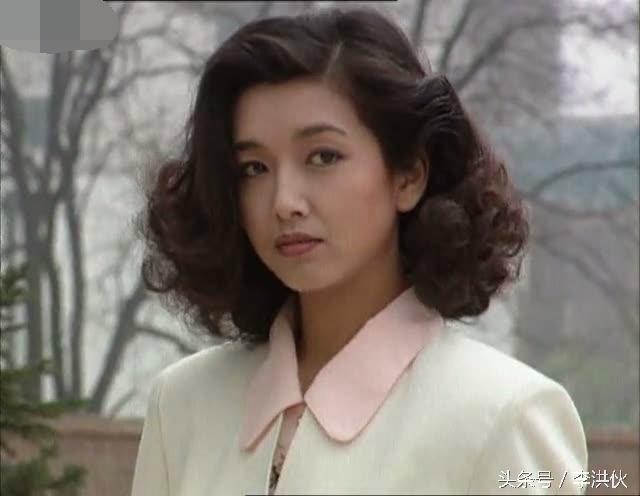 90年代的女神江珊近照，女人还是胖点才美丽不显老。