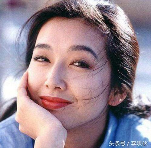 90年代的女神江珊近照，女人还是胖点才美丽不显老。