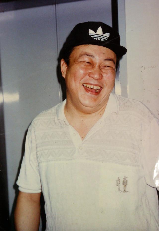 最经典包青天扮演者金超群近照，如今65岁了