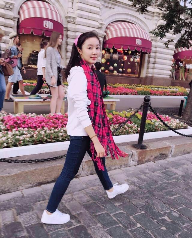 她用实力啪啪打网友的脸，不用妈妈担心的她果然是学霸一枚