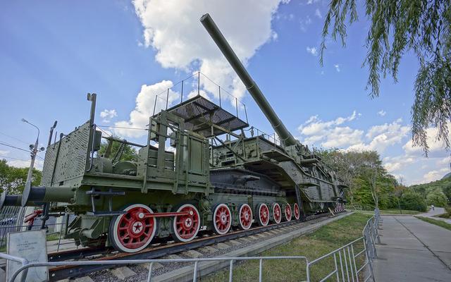 苏联铁道炮威武异常，共建造三门服役超过60年