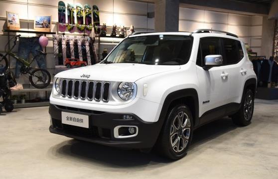 全新Jeep自由侠动力充足外观大气，价格14万起