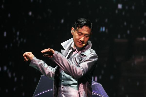 唱歌无人能及，演戏屡屡获奖，他的成功实在让人羡慕不已