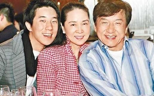 成龙多次给房祖名物色“媳妇” 阿娇范冰冰都曾为备选