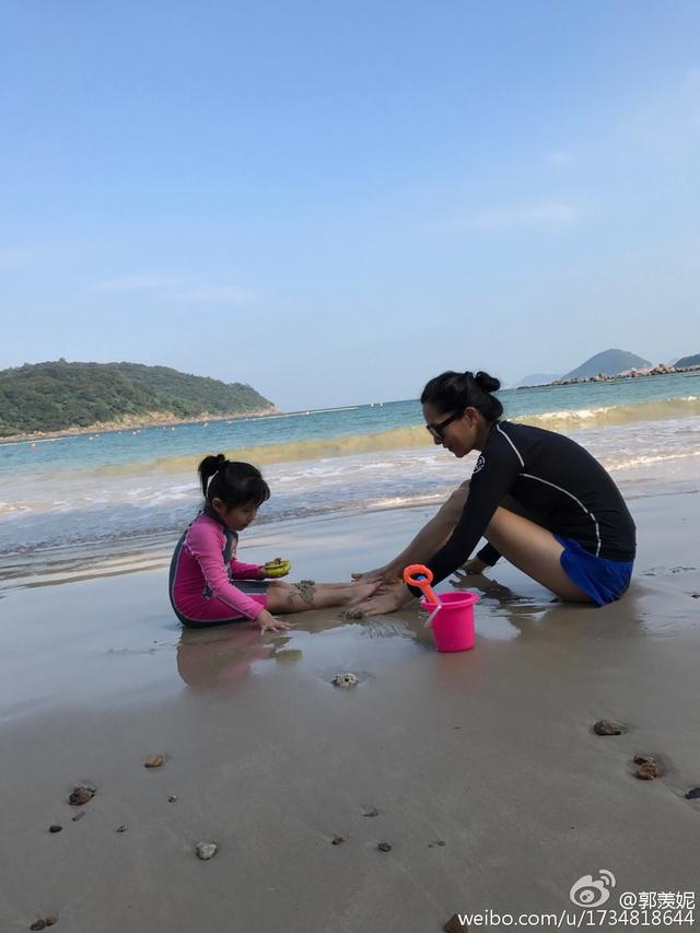 港姐冠军，出演第一部穿越剧，嫁武术指导，如今女儿漂亮家庭幸福