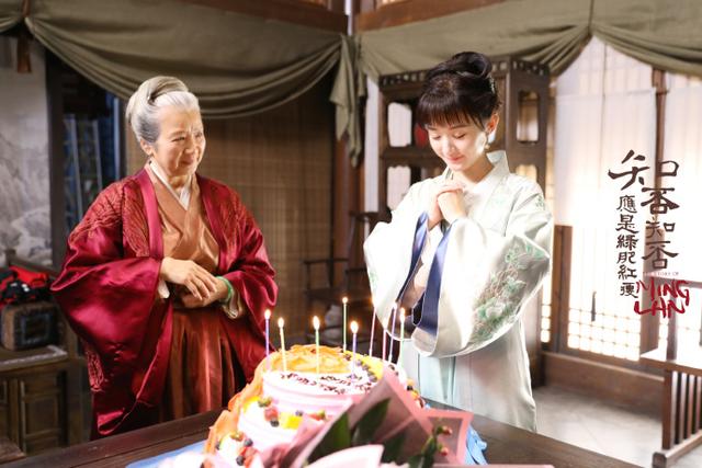 《知否》官宣赵丽颖进组，送上生日祝福，赵丽颖衣服亮了