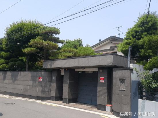 宋仲基宋慧乔巴黎站被偶遇，花费100亿购买单独住宅作为新房