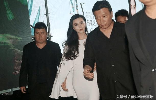 女明星男保镖真幸福！张柏芝保镖手放哪里？网友都盯着最后一图看