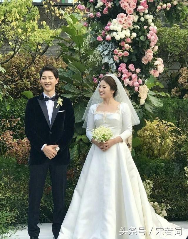 宋慧乔被伤害过后最终甜蜜大婚 宋仲基婚礼现场几度哽咽落泪