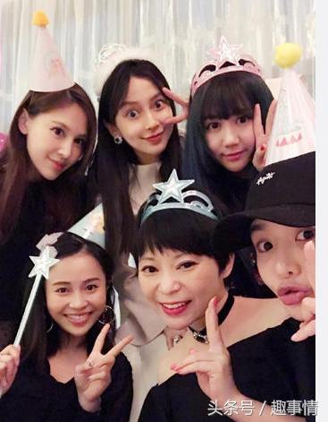 Baby素颜合照亮相！这像刚生完孩子的样子？