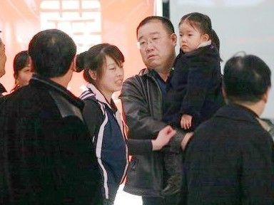 英达在美国被捕，有两儿一女结过三次婚和二婚老婆反目成仇