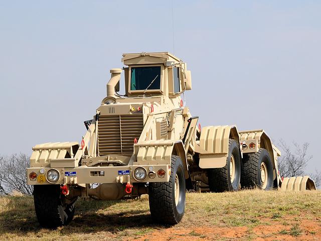 南非有种探雷车叫哈士奇，美军非常喜爱并大量采购