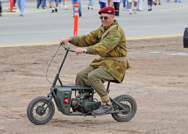 空降兵的儿童玩具：威尔摩托车在十一秒内就能上路