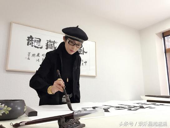 终于等到你，49岁星女郎张敏宣告复出，网友力挺：越老越有味