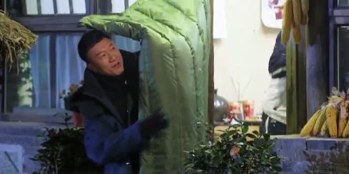 孙红雷做客蘑菇屋，镜头前不过5分钟只为助阵黄磊，老婆等着呢！