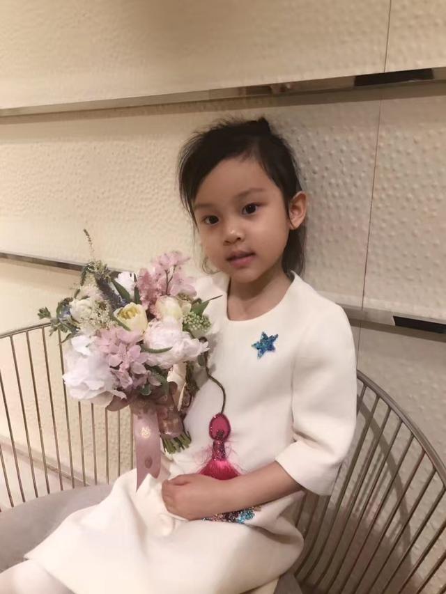 这些明星宝贝小名耳熟，大名才是真的好听！第一个比咘咘的还特别