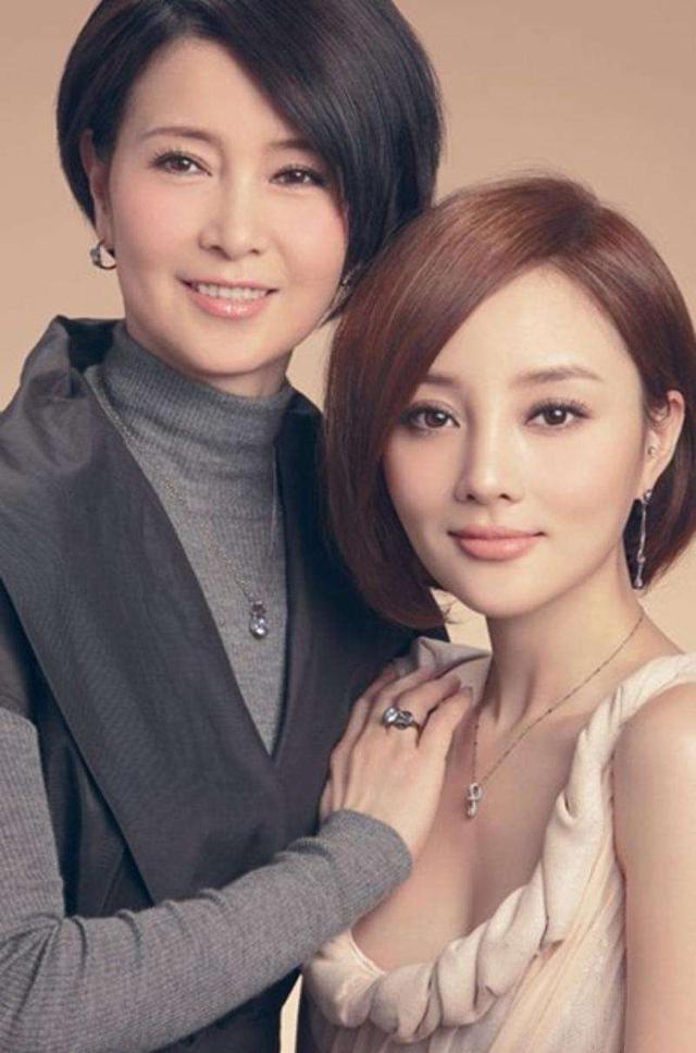 明星“最美丈母娘”！个个美过女儿，看上去像姐妹，姑爷个个表示压力太大了！
