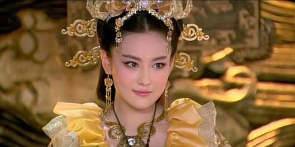 九个版本的妲己，傅艺伟最经典，范冰冰长得像，最辣眼睛的是她！