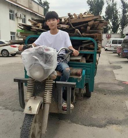 看看明星回乡下老家是啥样，毫无违和感，最后一位不忘耍大牌！