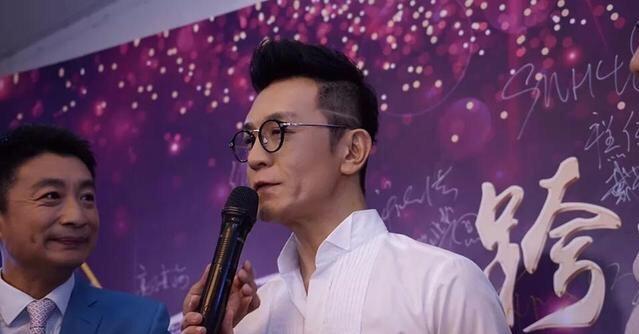 许久未见的李咏竟然换了新发型？网友纷纷直呼：这还是咏哥嘛？