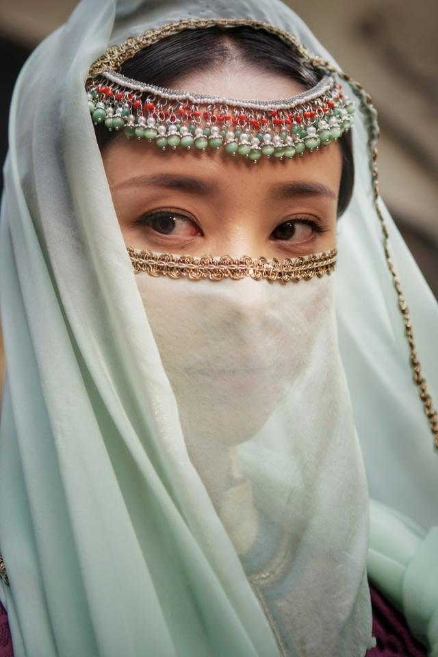 《那年花开正圆》泰国曼谷现场照，这两位蒙面女侠是谁