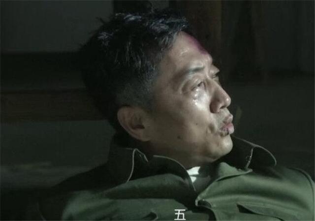 《风筝》袁农坐在地上老泪纵横，归根结底他是被自己的坏脾气害了