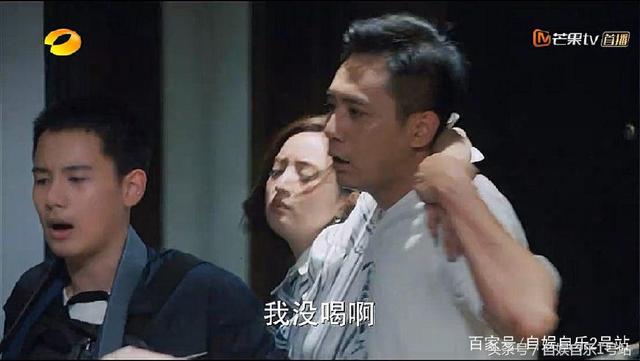 《老男孩》刘烨得了便宜还卖乖，剧中展示身材，大肚腩却被吐槽了