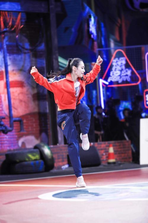 《这就是街舞》陈妍臻被评最美小姐姐 网友：她是颜值与实力并存