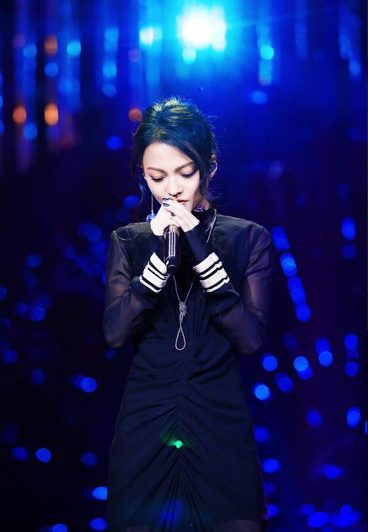 张韶涵唱火了赵雷的《阿刁》，被评为歌手2018最受欢迎金曲
