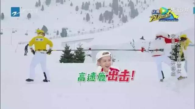 《奔跑吧》打雪仗比赛，陈赫出奇招化身拖鹿机，网友：好心疼！