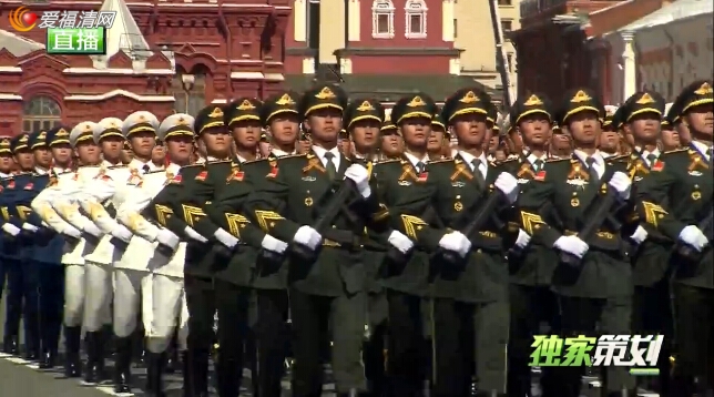 2015俄罗斯阅兵中国人民解放军三军仪仗队出场图片