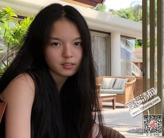 李咏16岁女儿法图麦近照曝光 女大十八变被称“小张梓琳”