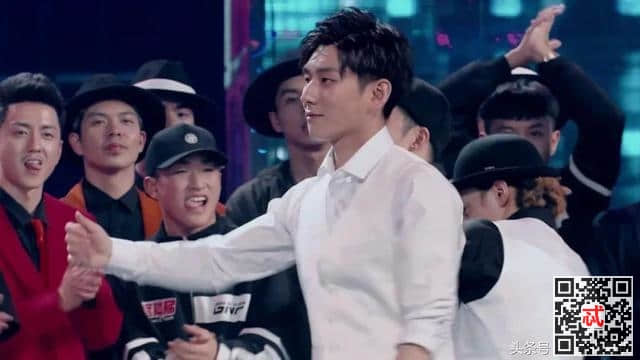 《这！就是街舞》韩宇成功夺冠，一开始帮弟弟帮对了！